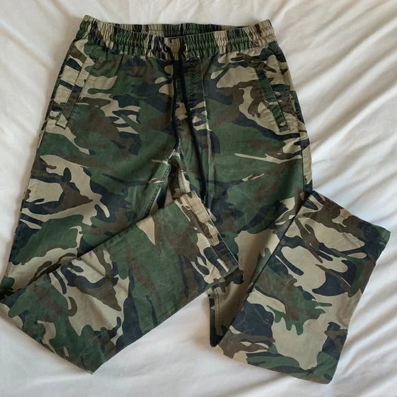 Forever 21 Mens Camo Joggers (Bin K) - Picture 1 of 6